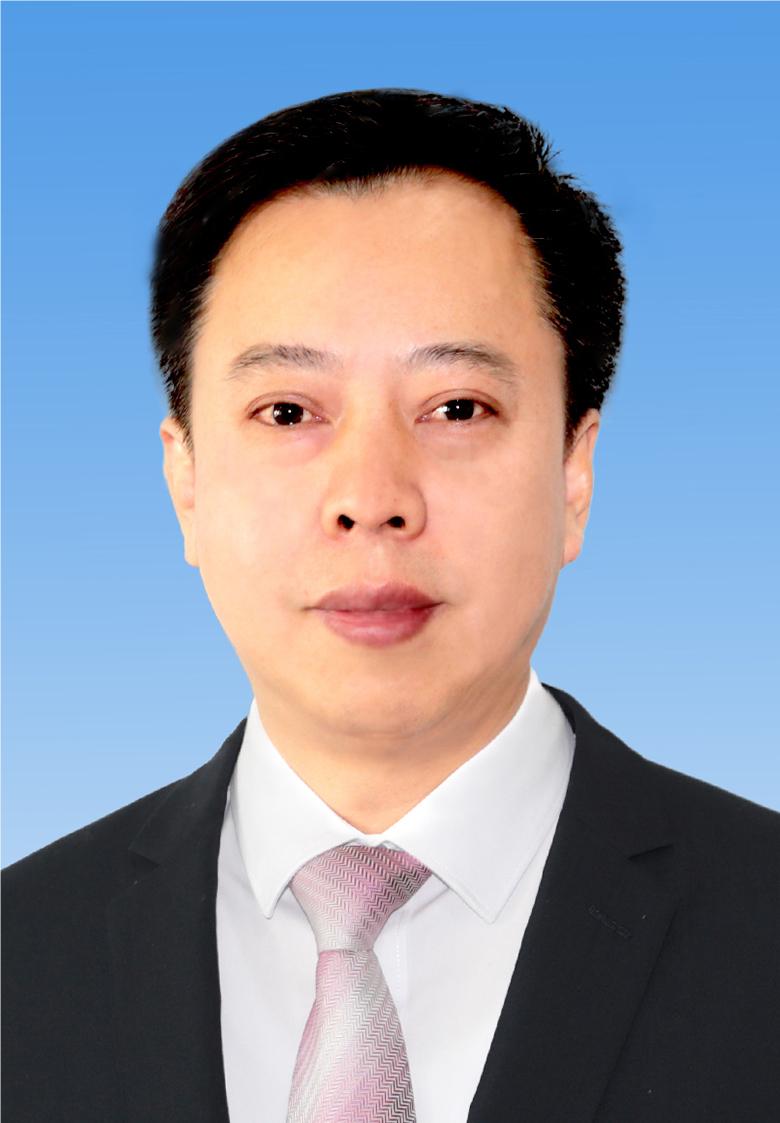 范 巍